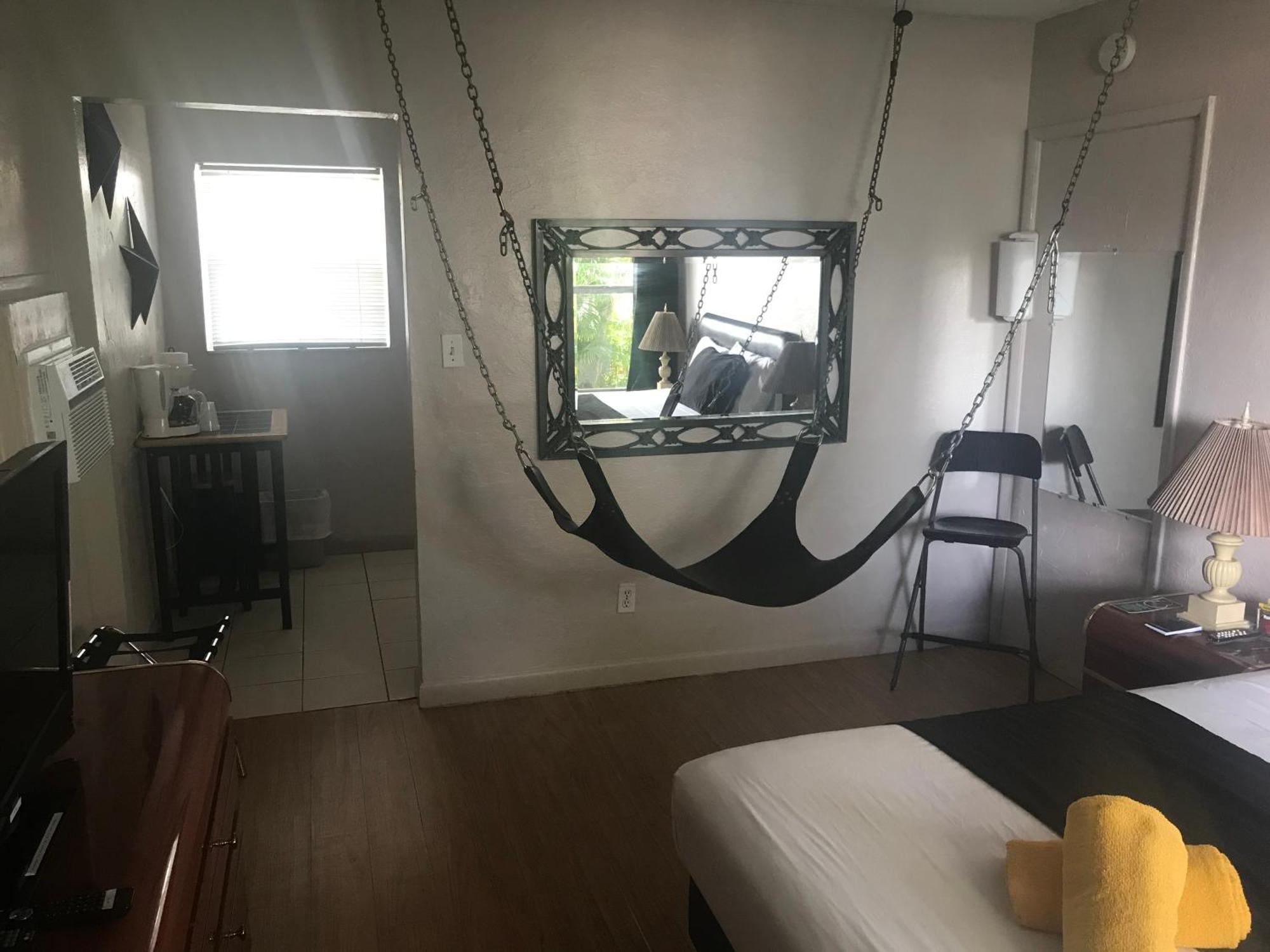 Inn Leather Guest House-Gay Male Only 포트 로더데일 외부 사진