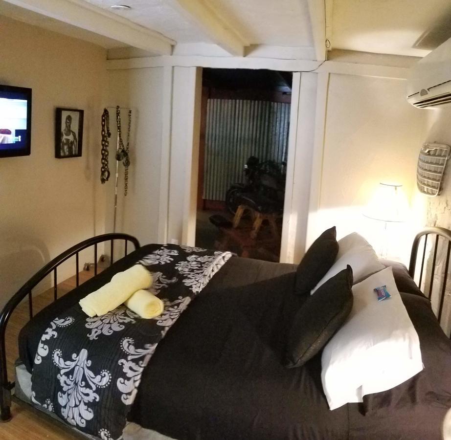 Inn Leather Guest House-Gay Male Only 포트 로더데일 외부 사진