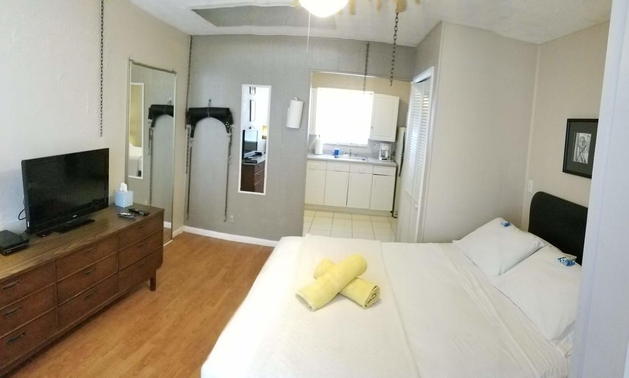 Inn Leather Guest House-Gay Male Only 포트 로더데일 외부 사진