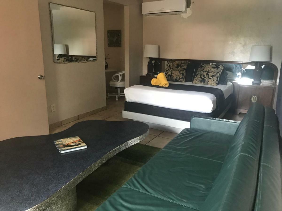 Inn Leather Guest House-Gay Male Only 포트 로더데일 외부 사진